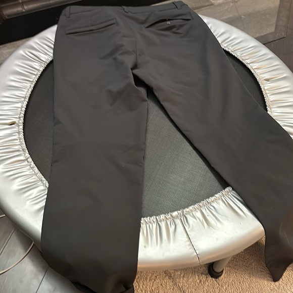 Lululemon New Venture Pants Slim men’s Sz 34 like new - Picture 11 of 11